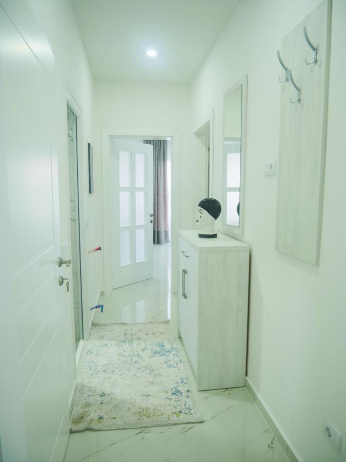 Imperator Apartments Улцинь Екстер'єр фото